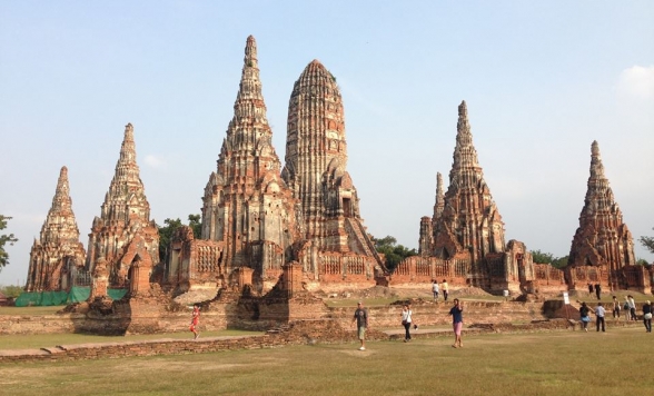 ワットチャイワッタナラーム 着